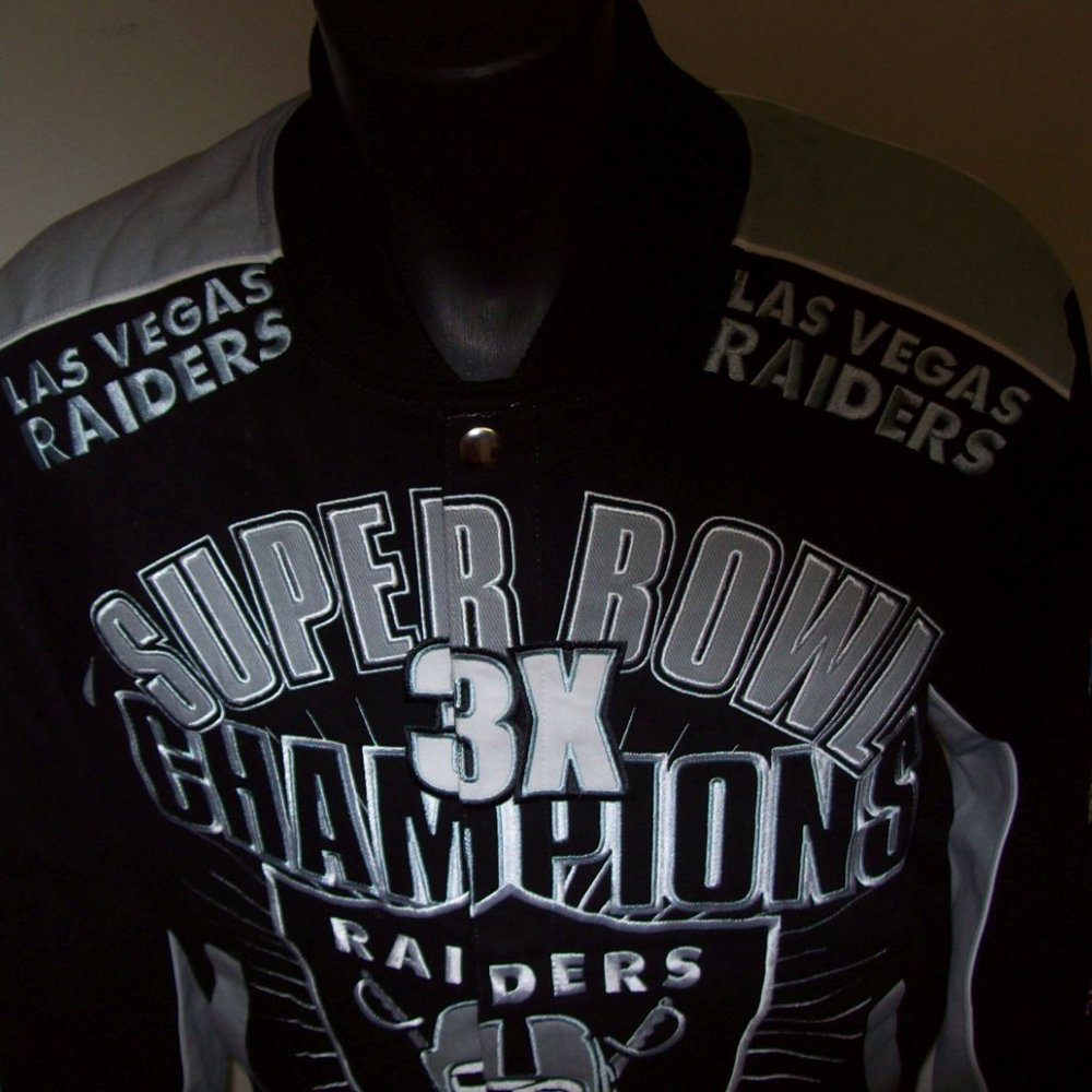 LAS VEGAS RAIDERS 3 TIME SUPERBOWL CHAMP JACKET  SMALL